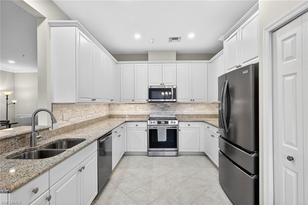 ASHTON OAKS - Residential