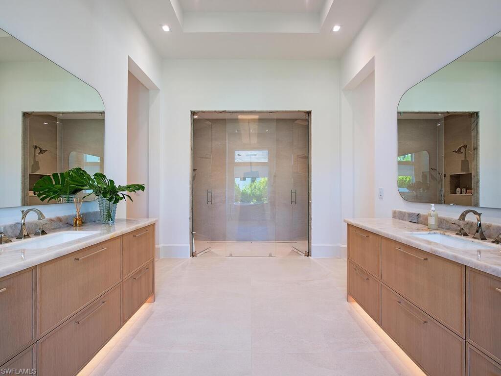 COACH HOUSE - Residential