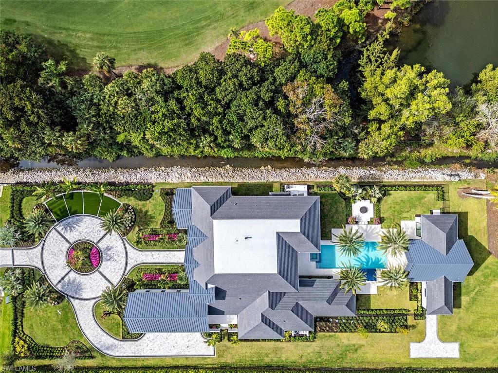 COACH HOUSE - Residential