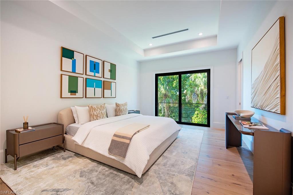 COACH HOUSE - Residential