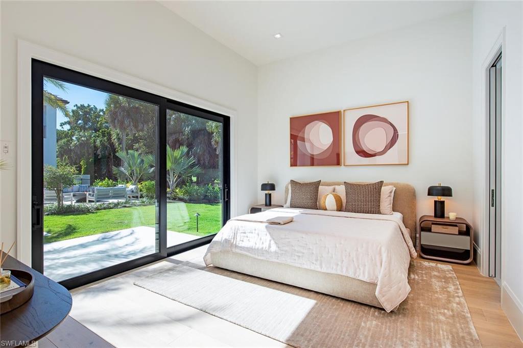 COACH HOUSE - Residential