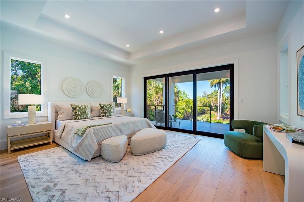 COACH HOUSE - Residential