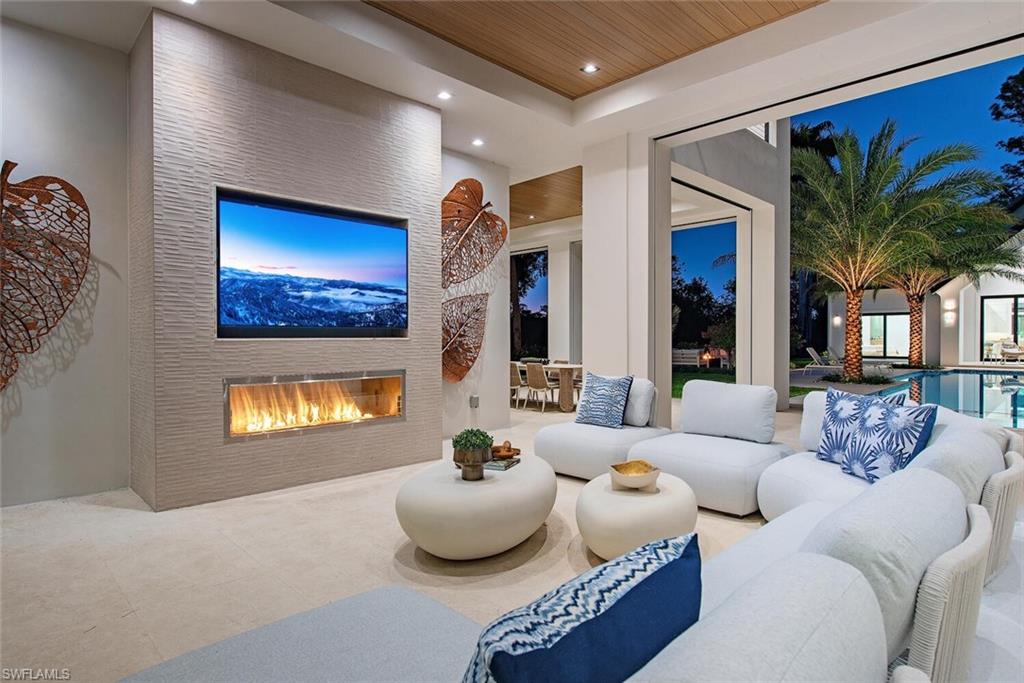 COACH HOUSE - Residential