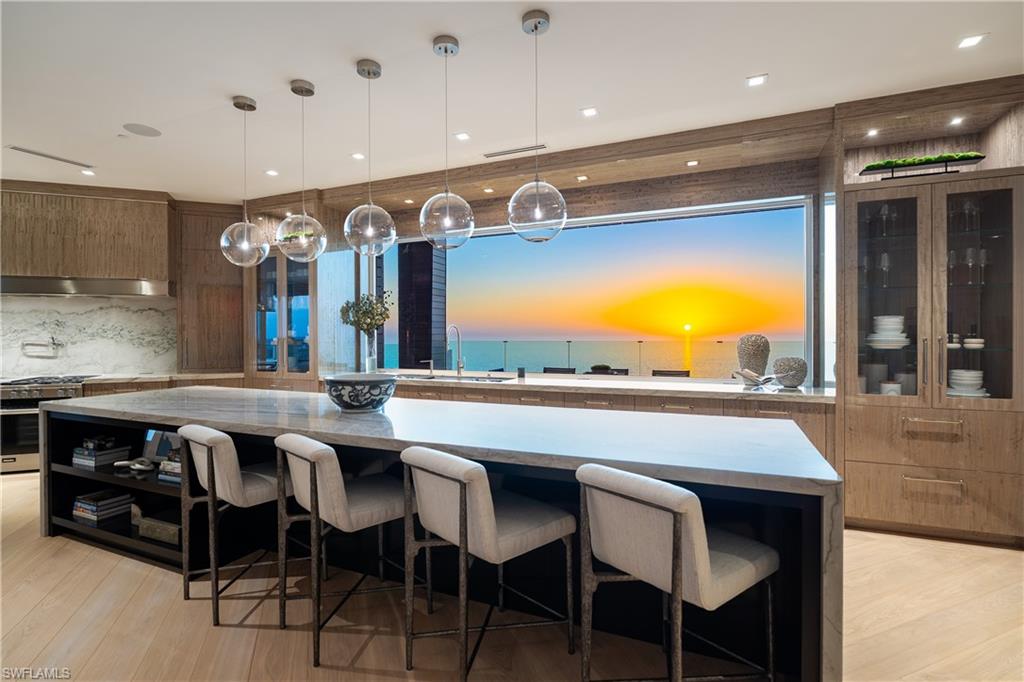 SEASONS AT NAPLES CAY - Residential