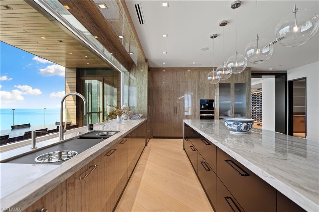 SEASONS AT NAPLES CAY - Residential