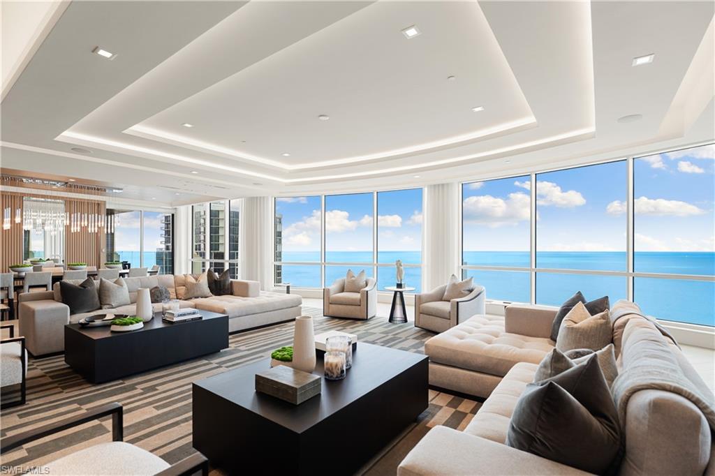 SEASONS AT NAPLES CAY - Residential