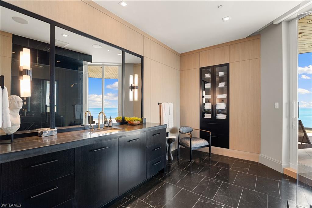 SEASONS AT NAPLES CAY - Residential