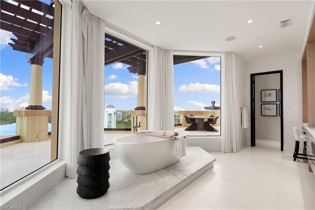 SEASONS AT NAPLES CAY - Residential