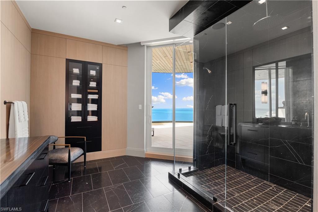 SEASONS AT NAPLES CAY - Residential