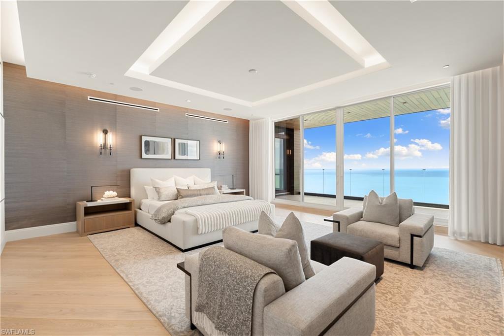 SEASONS AT NAPLES CAY - Residential