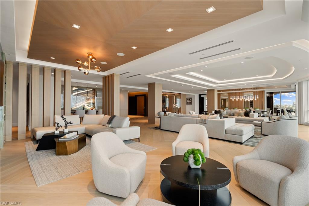 SEASONS AT NAPLES CAY - Residential