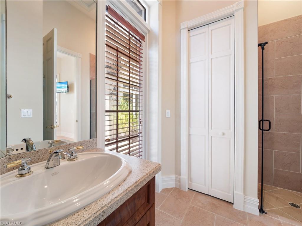 ST. CHARLES HARBOUR - Residential