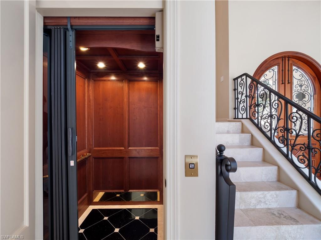 ST. CHARLES HARBOUR - Residential