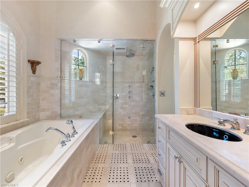 ST. CHARLES HARBOUR - Residential