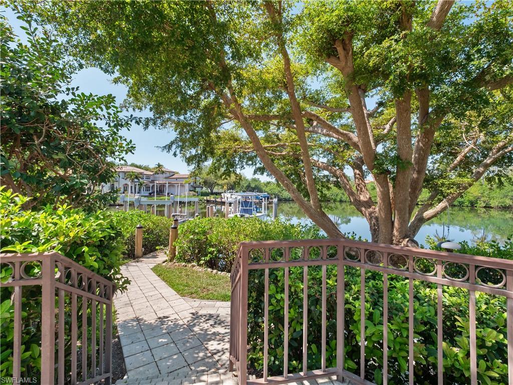 ST. CHARLES HARBOUR - Residential