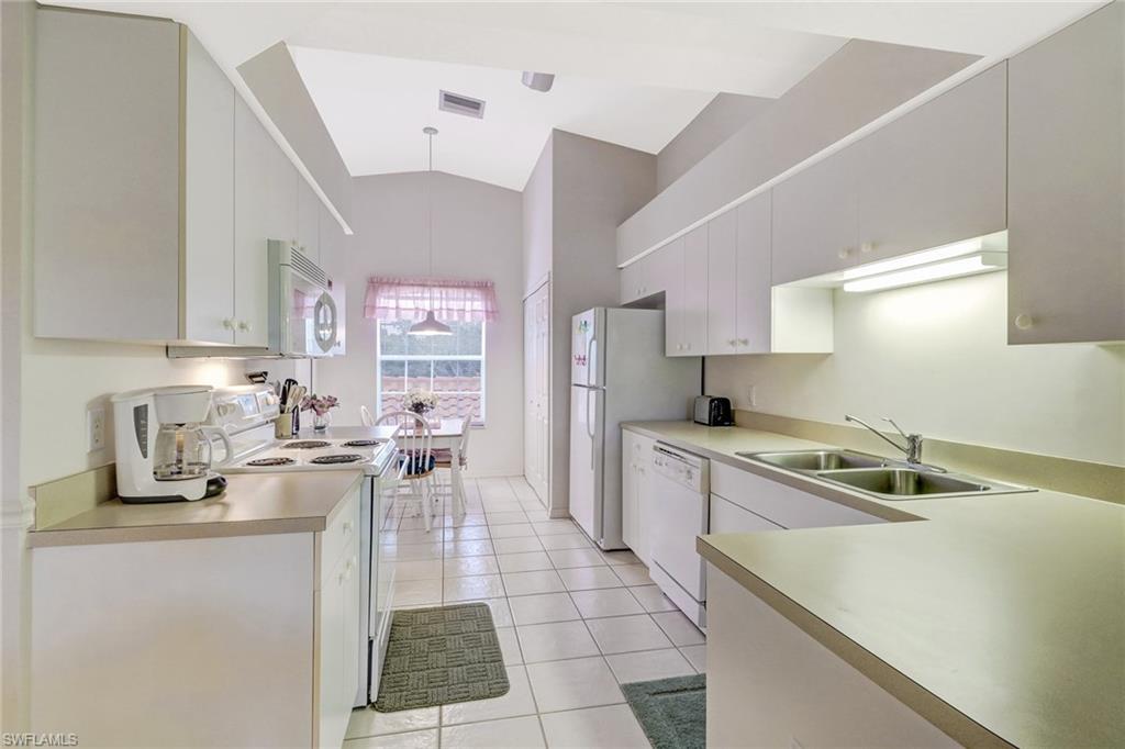 ROSEWOOD POINTE GARDEN - Residential