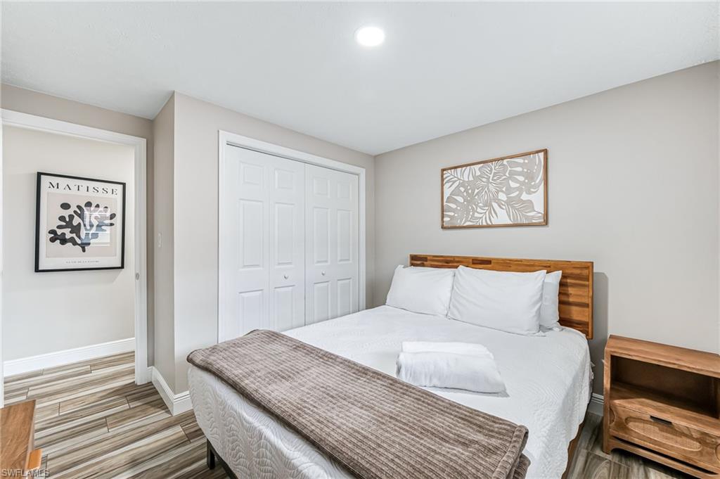 NAPLES PARK - Residential