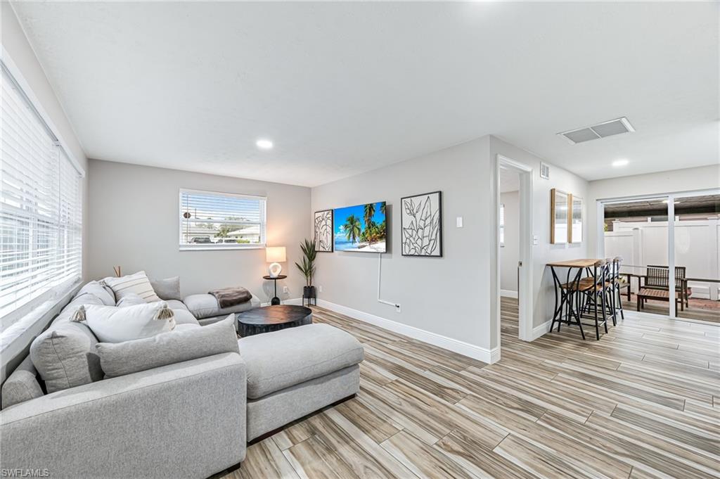 NAPLES PARK - Residential