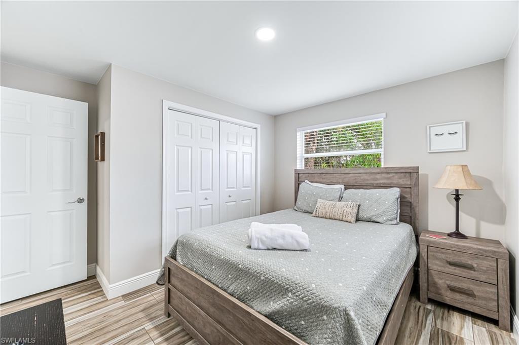 NAPLES PARK - Residential