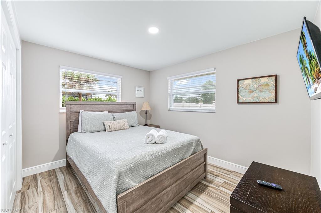 NAPLES PARK - Residential