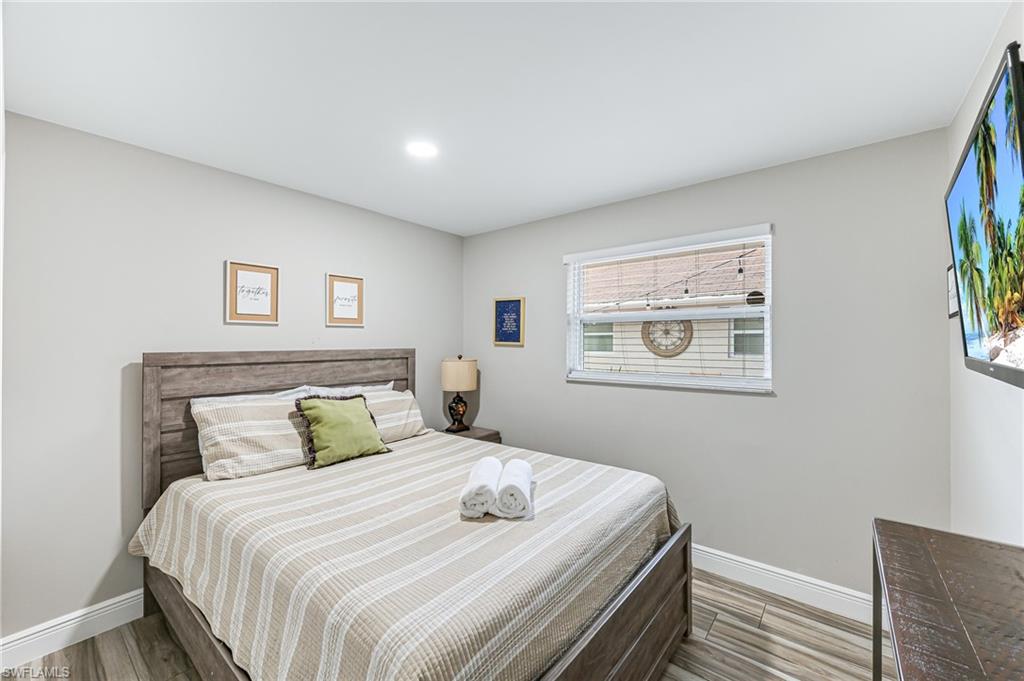 NAPLES PARK - Residential