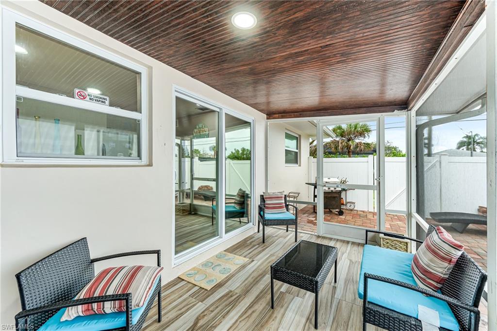 NAPLES PARK - Residential