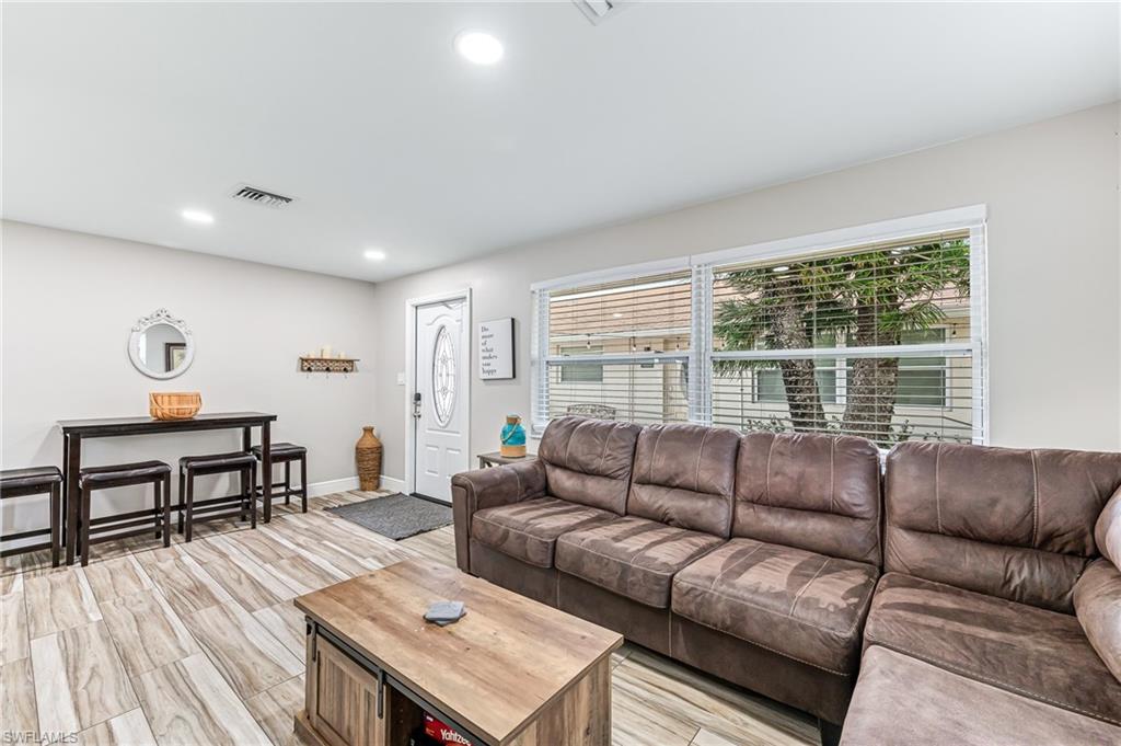 NAPLES PARK - Residential