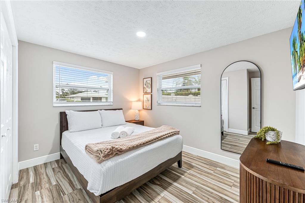 NAPLES PARK - Residential