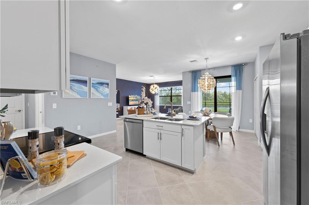 HAMPTON LAKES - Residential