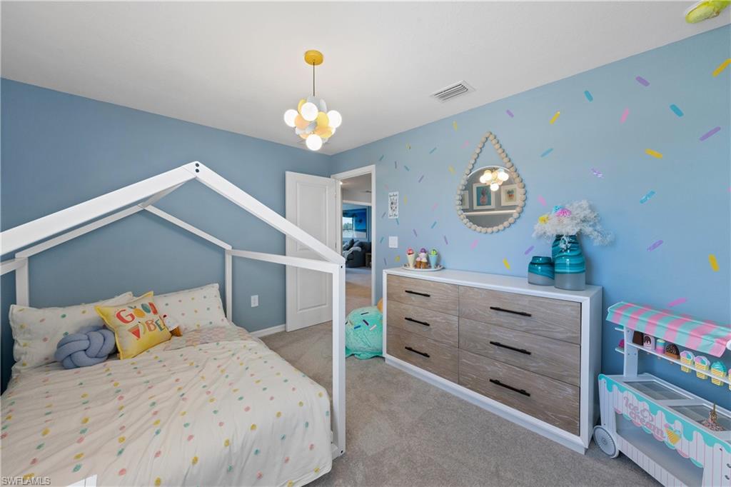 HAMPTON LAKES - Residential