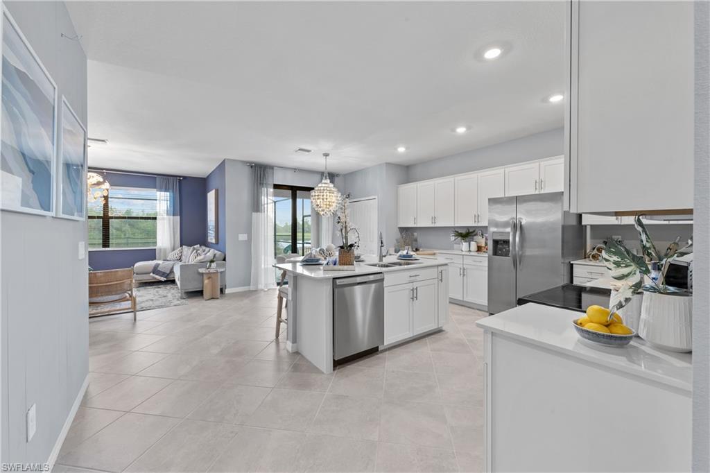 HAMPTON LAKES - Residential