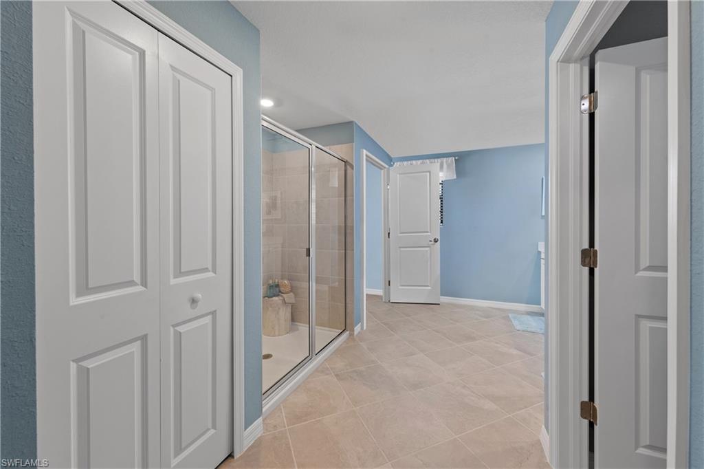 HAMPTON LAKES - Residential