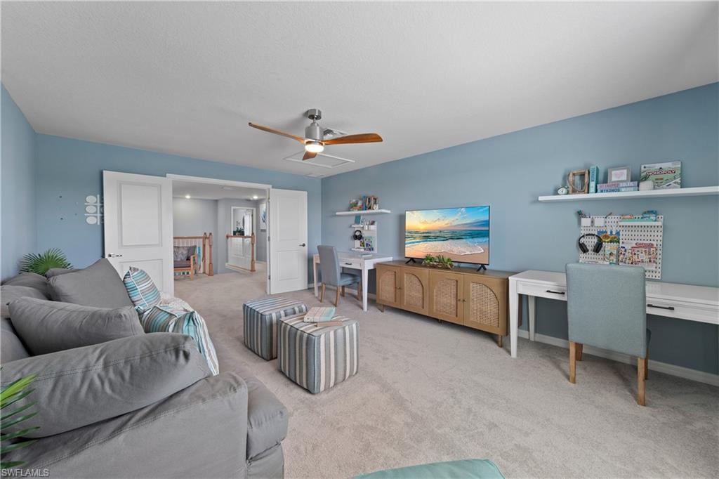 HAMPTON LAKES - Residential