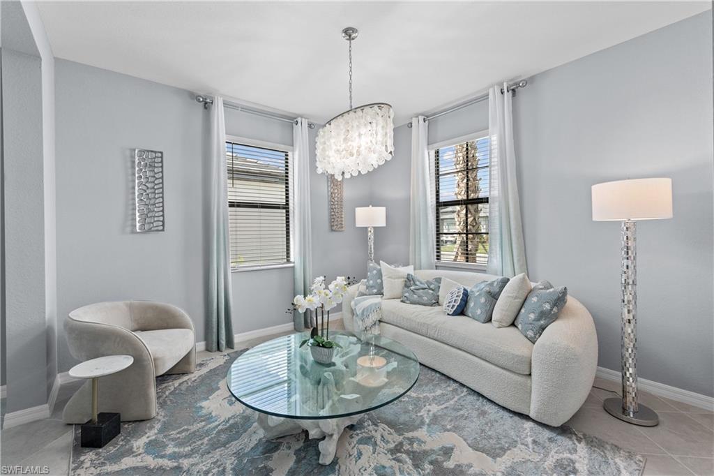 HAMPTON LAKES - Residential