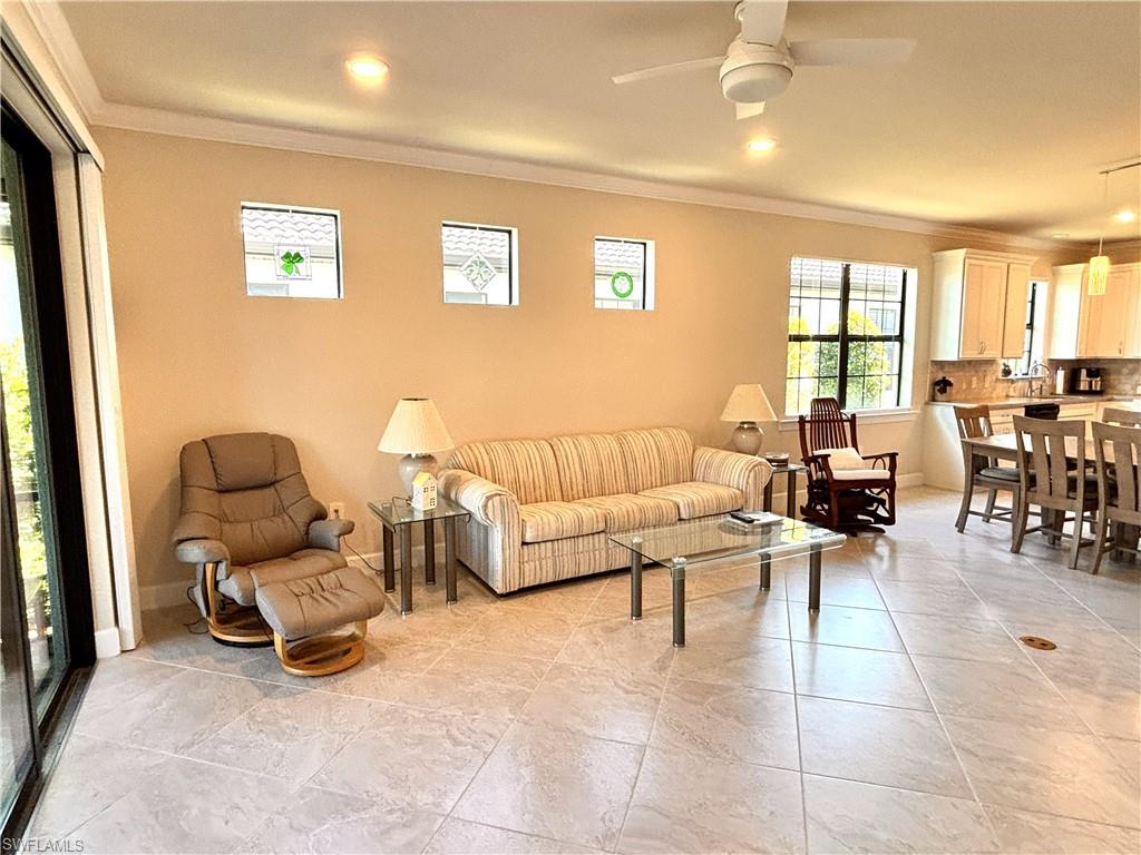 COUNTRY CLUB - Residential