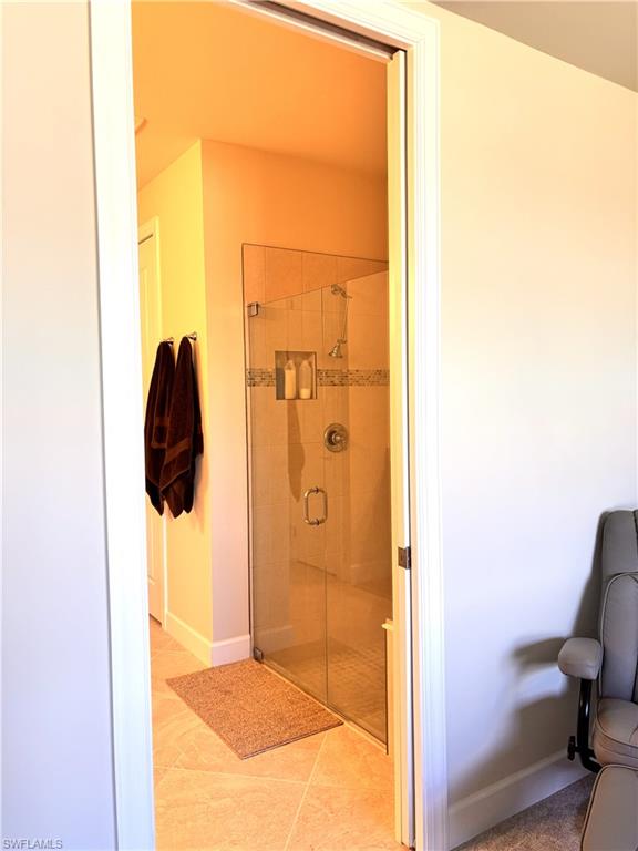 COUNTRY CLUB - Residential