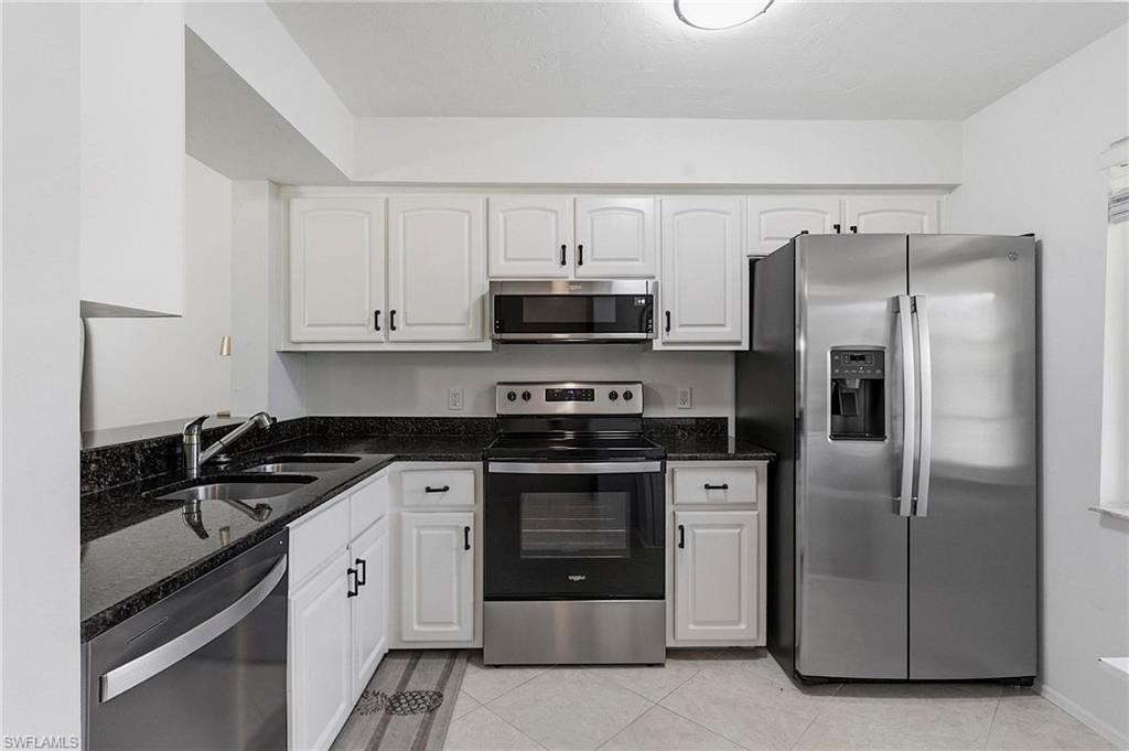 1001 Foxfire LN 307