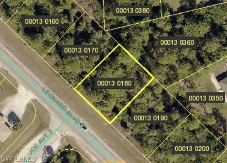 Perfect Lot to build a home. The seller can build a spec home for the buyer, send an email for more information, the floor is available. Pictures are rendering only of 2 different models. property build my change based on lot sqft.