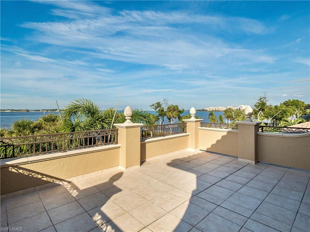 EDGEWATER - Residential