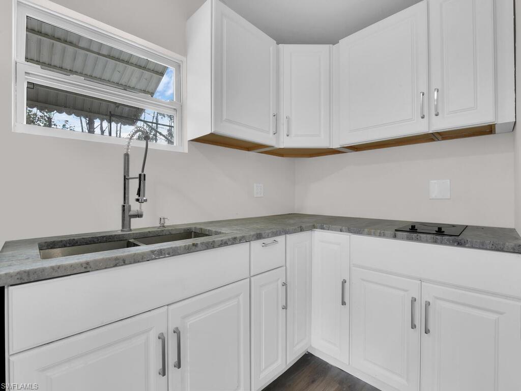 NAPLES 701 - Residential