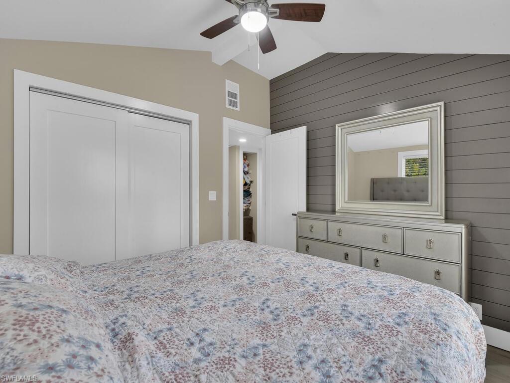 NAPLES 701 - Residential