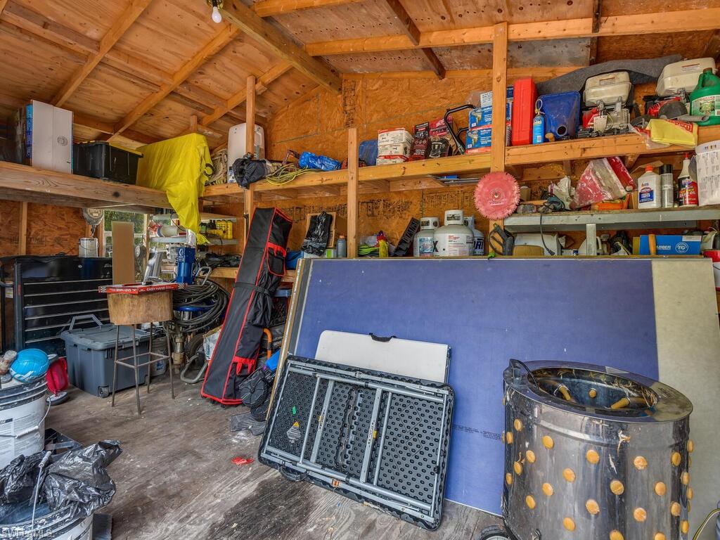 NAPLES 701 - Residential