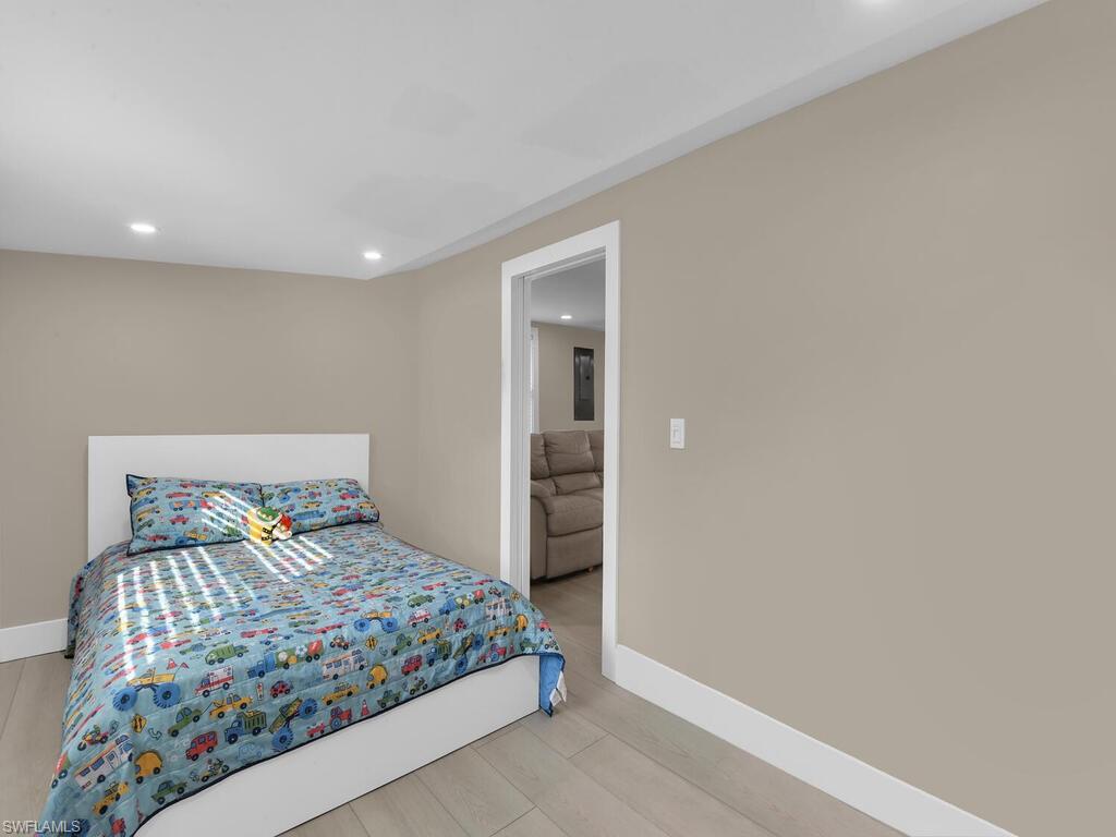 NAPLES 701 - Residential