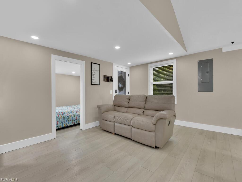 NAPLES 701 - Residential