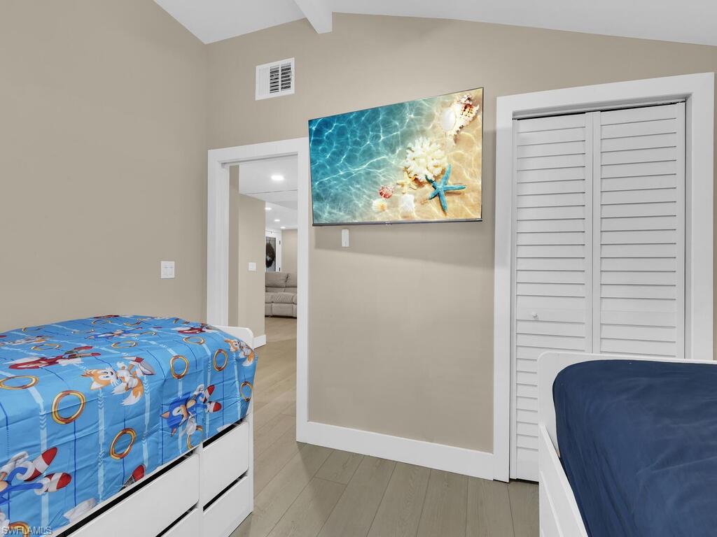 NAPLES 701 - Residential