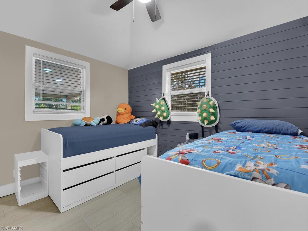 NAPLES 701 - Residential