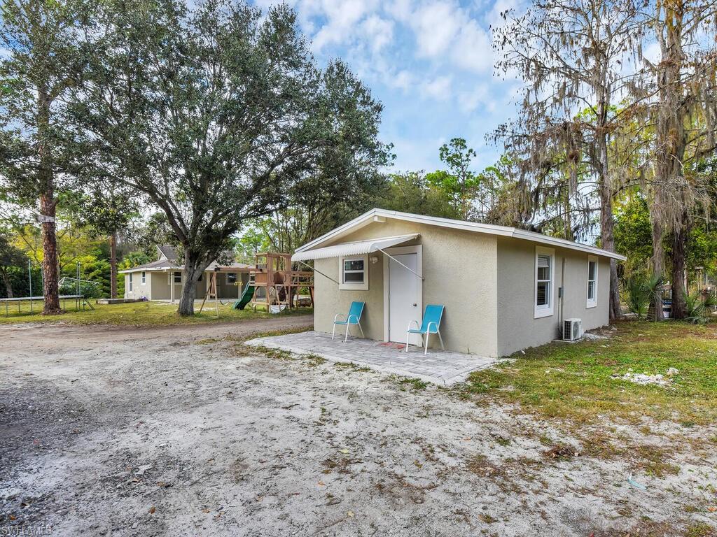 NAPLES 701 - Residential