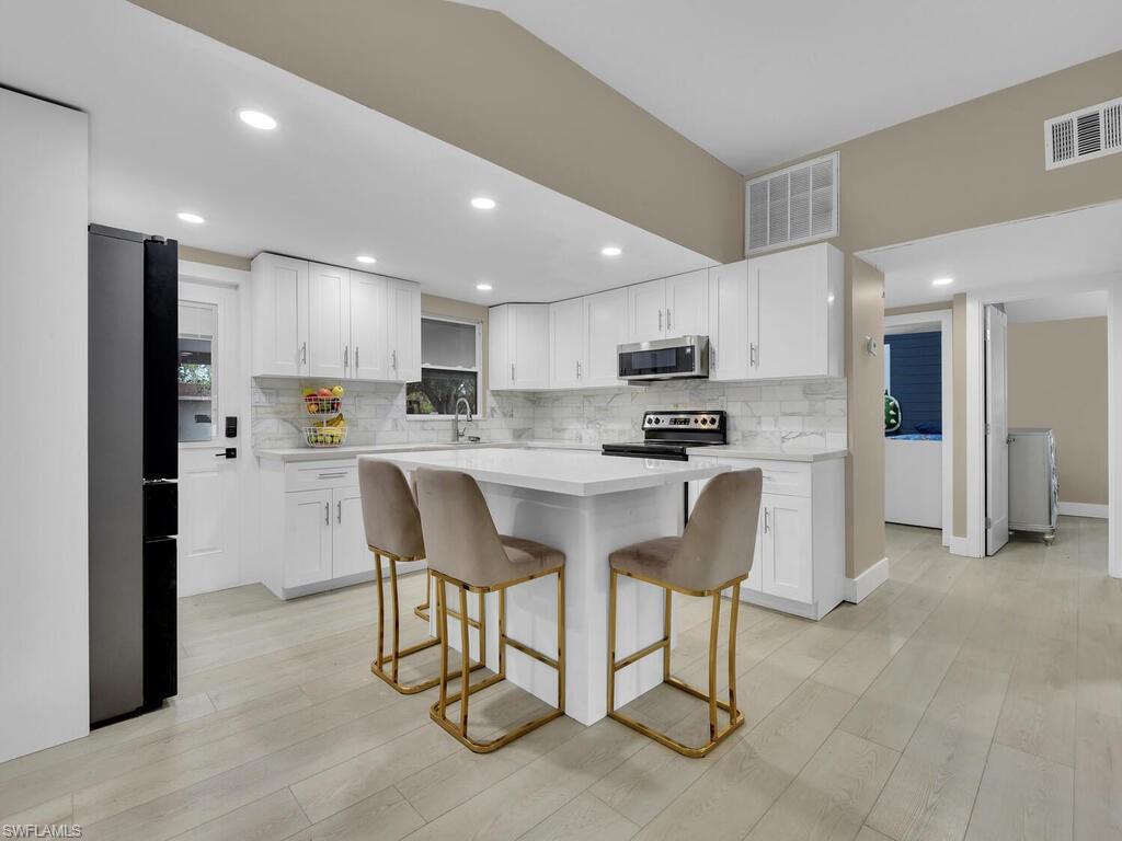 NAPLES 701 - Residential