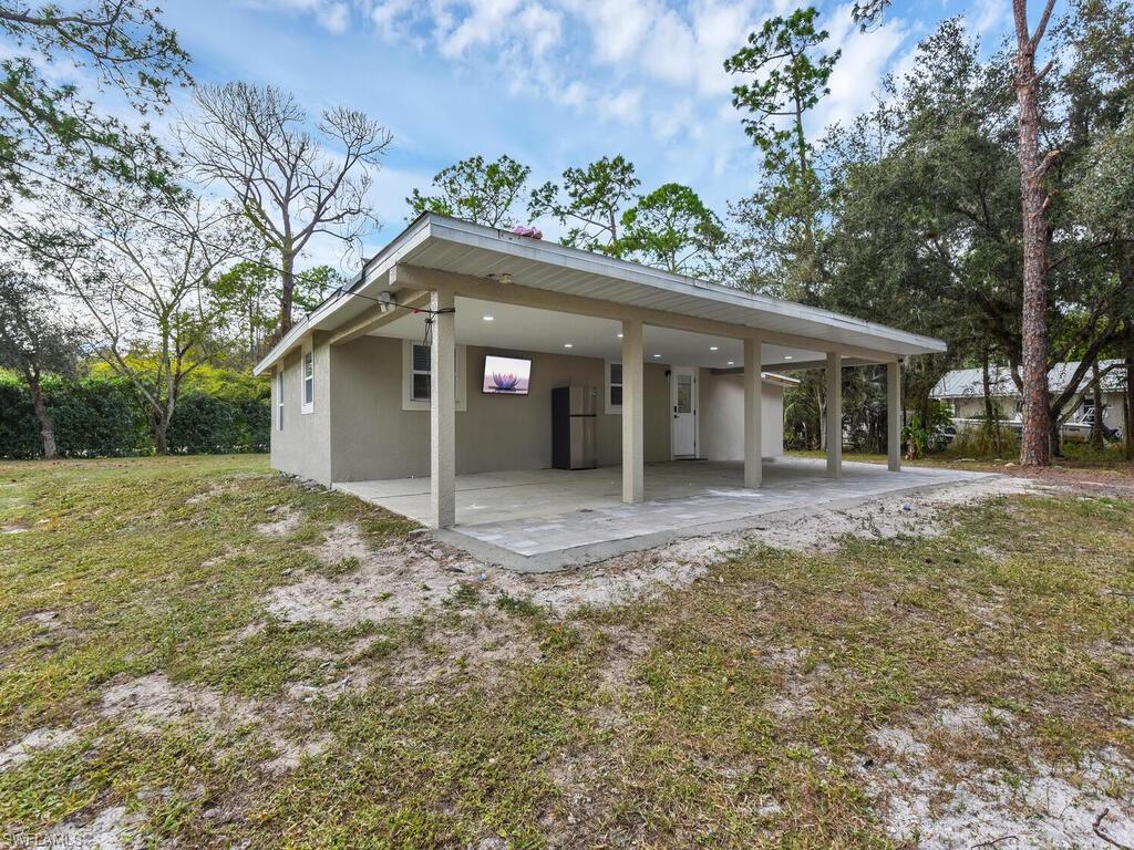 NAPLES 701 - Residential