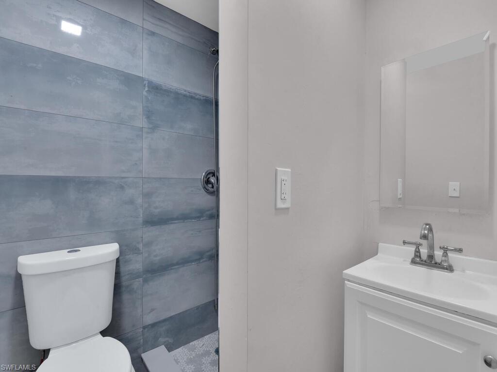 NAPLES 701 - Residential